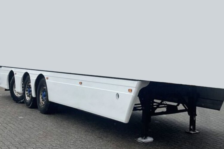 Aerodynamic Truck Side Skirts