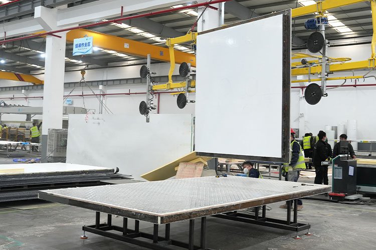 Установить переднюю панель