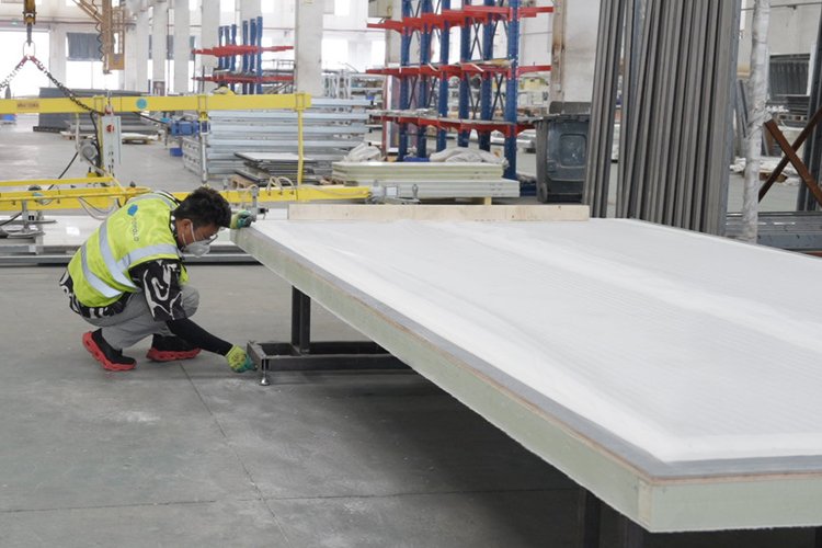 Conception de camions frigorifiques et équipe 2