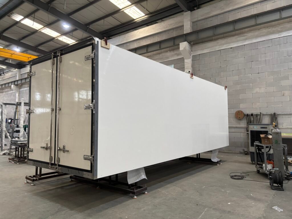 carrosseries de camions en fibre de verre