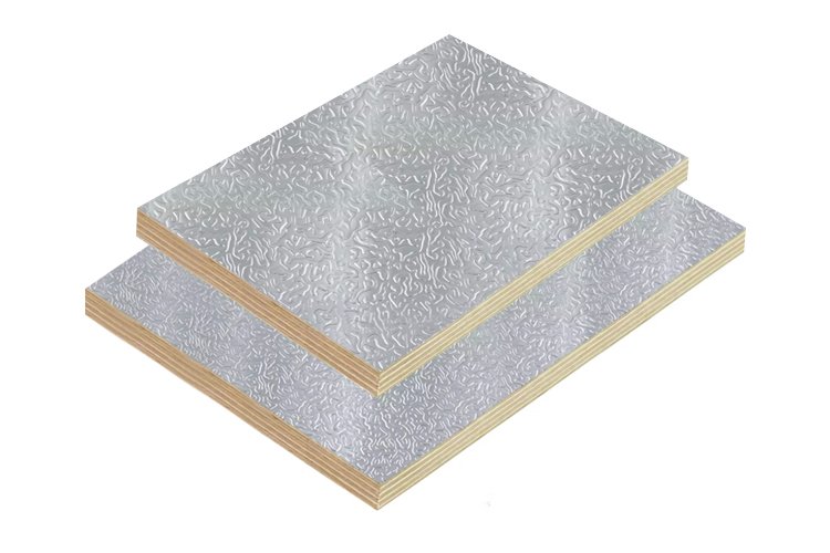 Panneaux de contreplaqué revêtus d'aluminium
