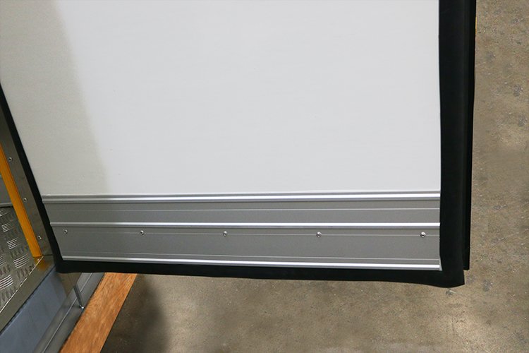detail of small refrigerated reefer trailer body 02