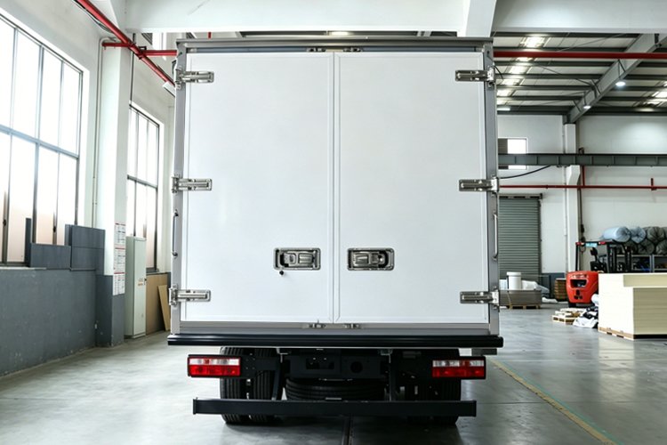 Carrocerías de camiones para el transporte en cadena de frío 02
