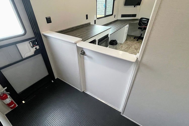 Interior layout of mobile office trailers 01
