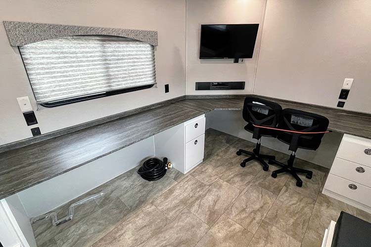 Interior layout of mobile office trailers 02